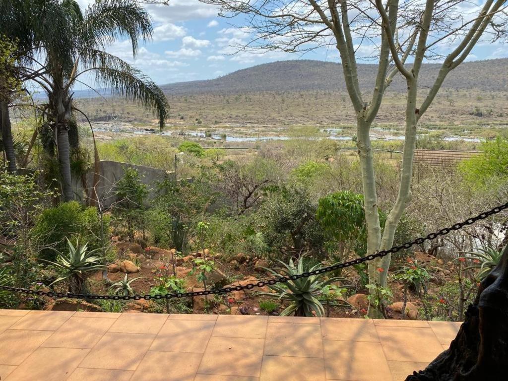 Croc River Lodge Komatipoort Exterior foto